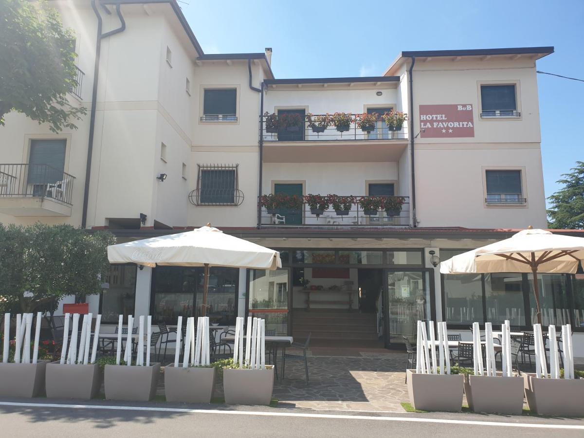 Hotel La Favorita 페스키에라델가르다 외부 사진