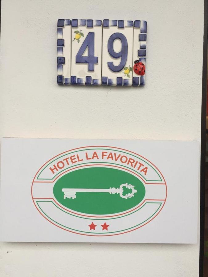Hotel La Favorita 페스키에라델가르다 외부 사진