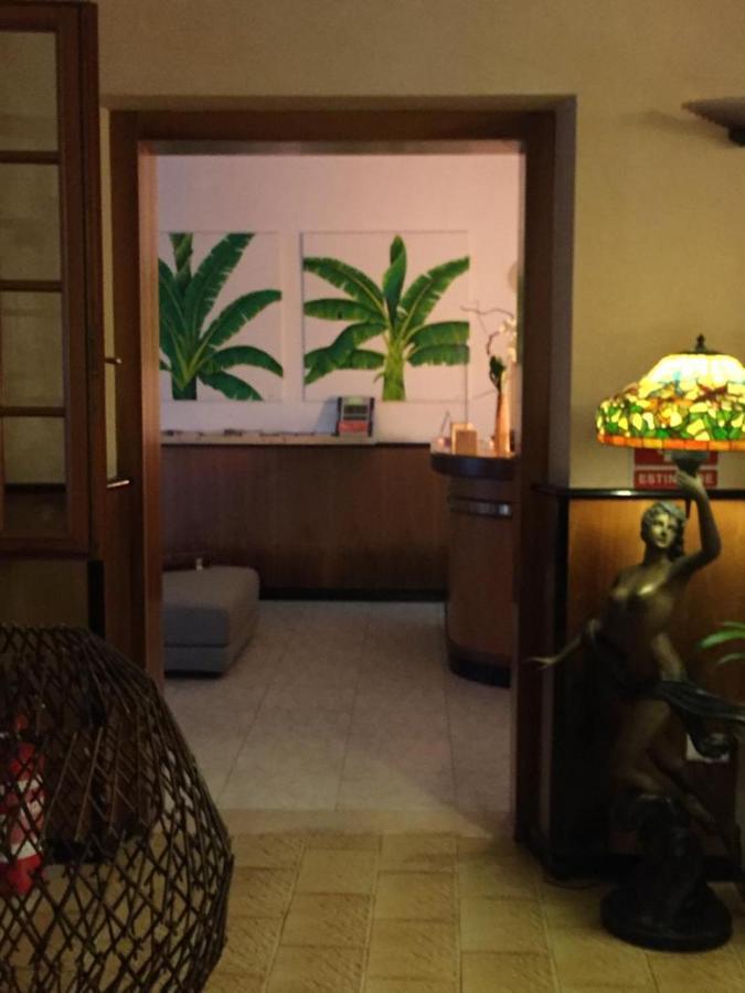 Hotel La Favorita 페스키에라델가르다 외부 사진