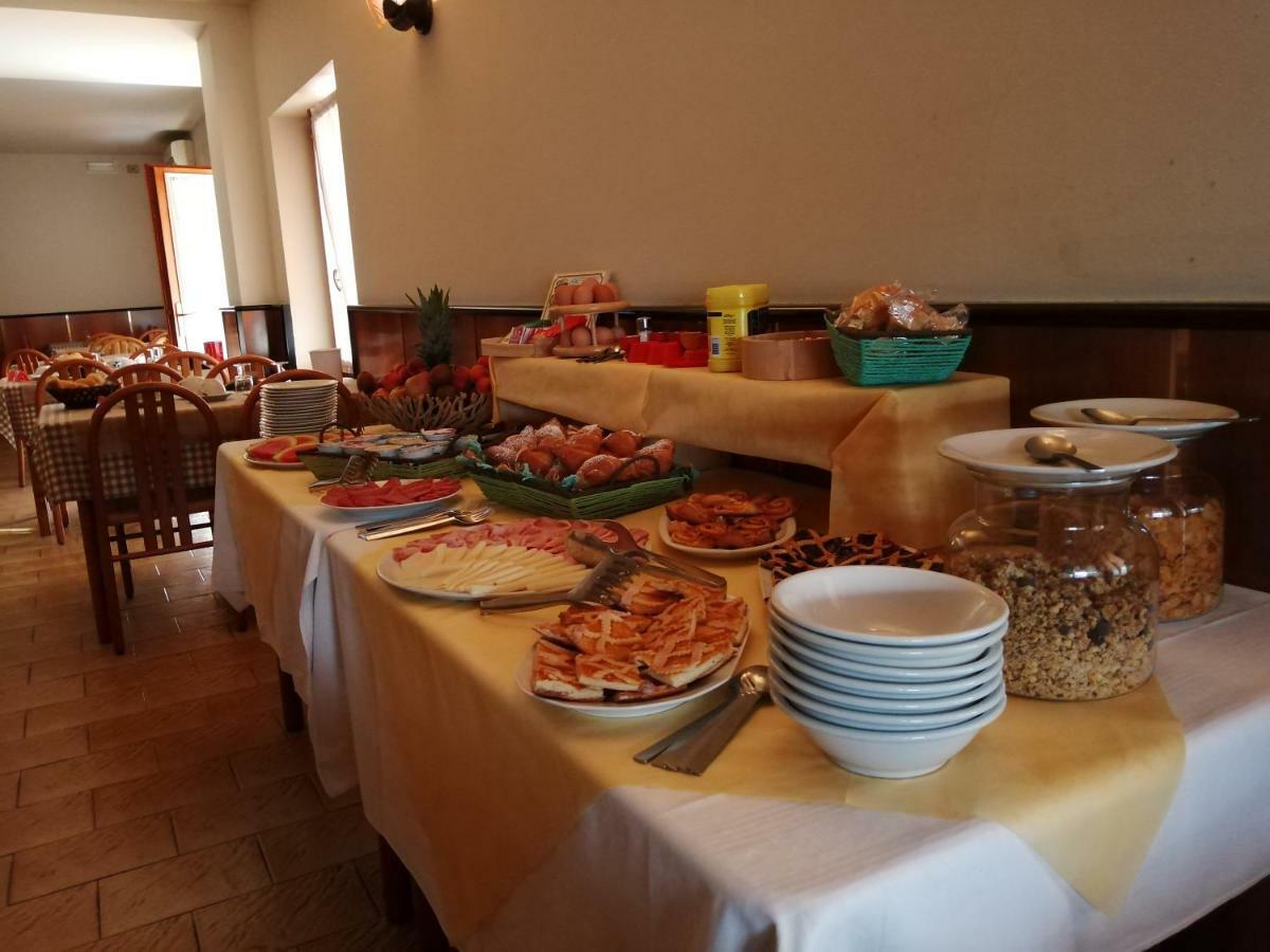 Hotel La Favorita 페스키에라델가르다 외부 사진